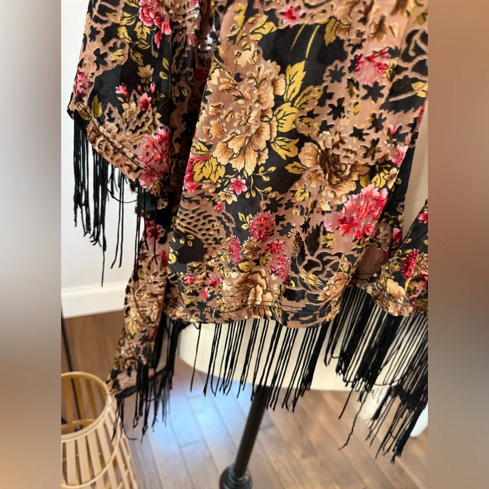 Mauve Beautiful Burnout Velvet Floral Fringe Women's Kimono - Picture 4 of 11